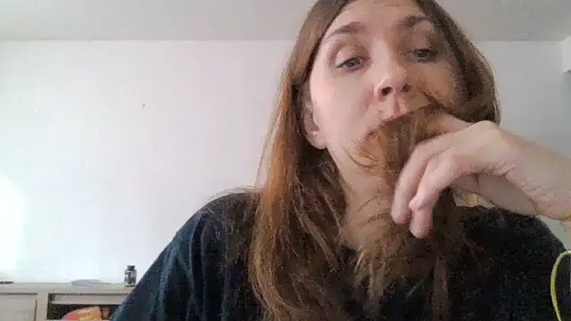 Snapshot of JasmineGlamour chatting on April 2026 05:25:01 PM JasmineGlamour online show from April 2026 05:25:01 PM