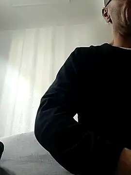 wedge75 online show from November 2025 09:35:02 AM