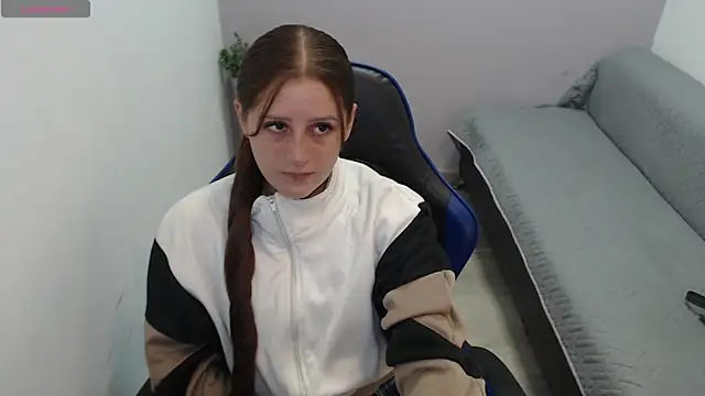 valerie diaz1 online show from October 2025 01:34:02 PM