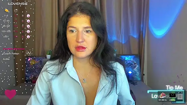 Alianna Solo Kisses online show from November 2025 06:17:01 AM