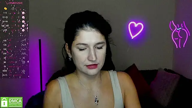Alianna Solo Kisses online show from February 2025 06:27:02 AM