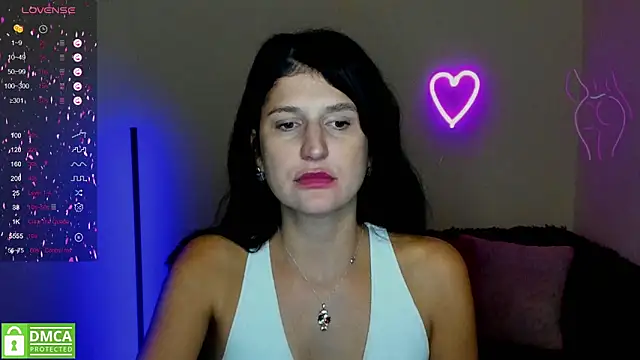 Alianna Solo Kisses online show from February 2025 09:44:02 AM