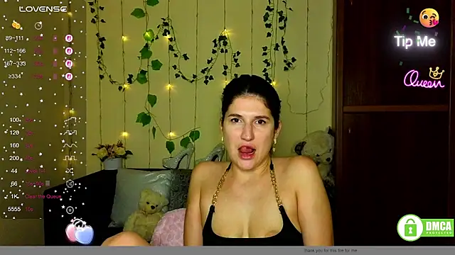 Alianna Solo Kisses online show from May 2026 11:28:01 AM
