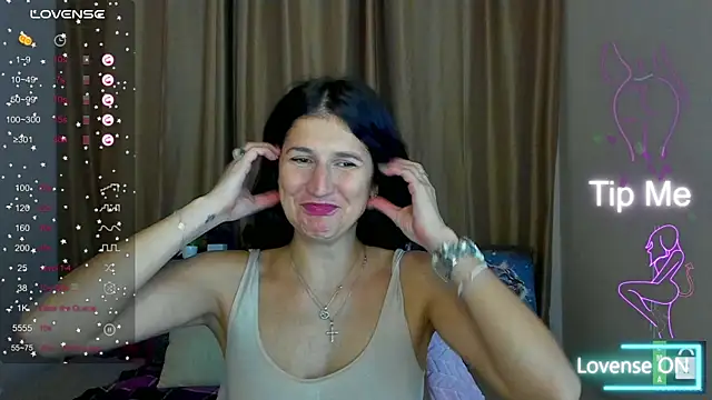 Alianna Solo Kisses online show from October 2025 11:31:02 AM