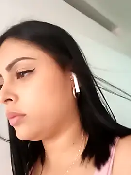 Snapshot of MelannyBell chatting on February 2025 06:13:02 PM MelannyBell online show from February 2025 06:13:02 PM