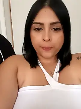 Snapshot of MelannyBell chatting on February 2025 07:06:01 PM MelannyBell online show from February 2025 07:06:01 PM