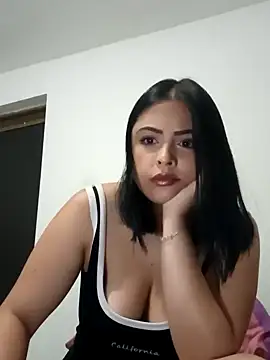 Snapshot of MelannyBell chatting on March 2025 04:00:02 PM MelannyBell online show from March 2025 04:00:02 PM