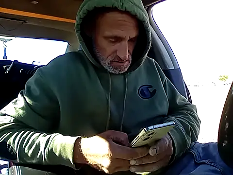 Stickybros2u online show from December 2025 07:57:02 PM