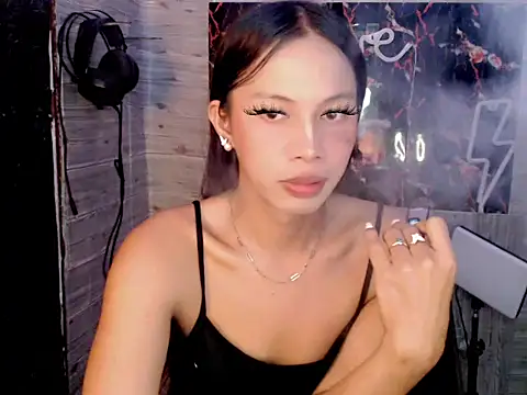 whiteladyboy online show from October 2025 01:48:02 PM