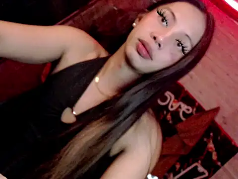 whiteladyboy online show from November 2025 07:28:01 PM