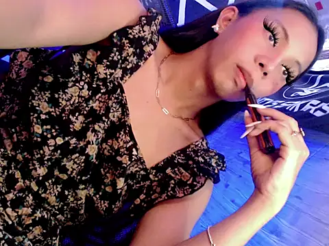 whiteladyboy online show from November 2025 02:55:02 PM