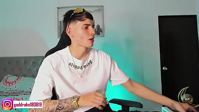 god drake online show from January 2025 05:09:01 AM