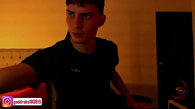 god drake online show from February 2025 04:59:01 AM