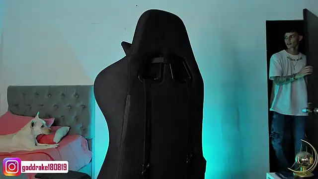 god drake online show from February 2025 06:35:01 AM