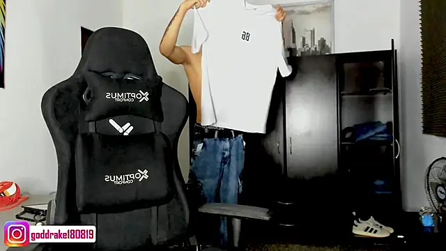 god drake online show from December 2024 06:11:01 PM