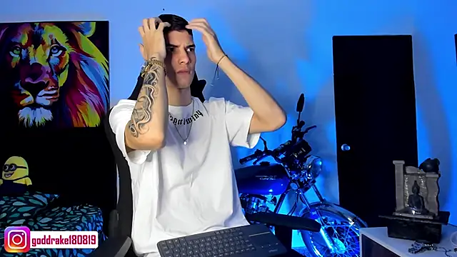 god drake online show from January 2025 01:02:01 PM