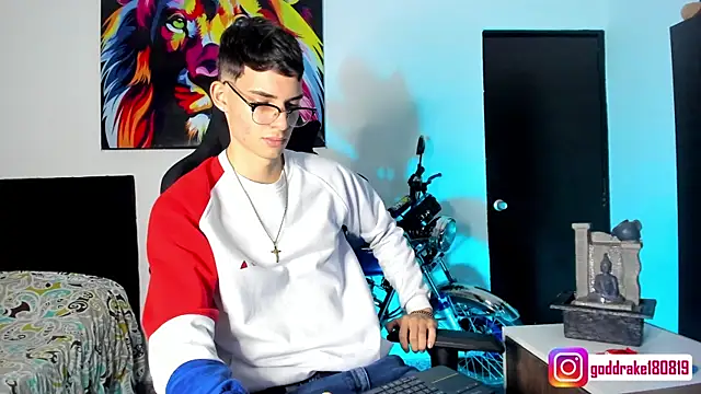 god drake online show from December 2024 02:17:02 PM