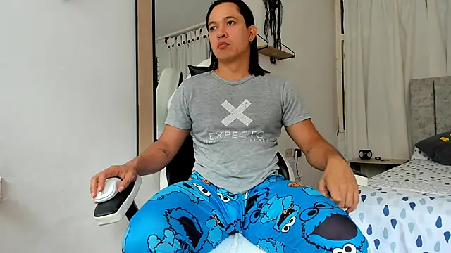 Valerioe online show from November 2025 03:50:02 PM