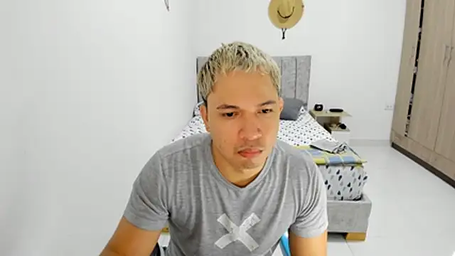 Valerioe online show from May 2026 08:44:01 AM