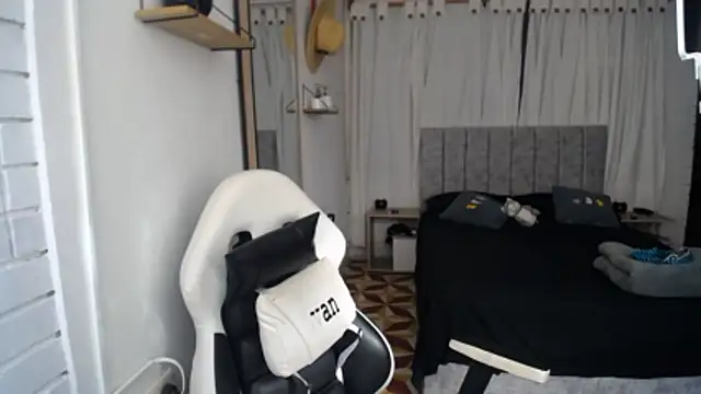 Snapshot of Valerioe chatting on January 2026 12:52:02 PM Valerioe online show from January 2026 12:52:02 PM