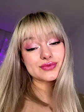 Snapshot of Blonde20 chatting on October 2025 07:48:02 PM Blonde20 online show from October 2025 07:48:02 PM