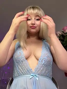 Snapshot of Blonde20 chatting on September 2025 03:23:01 PM Blonde20 online show from September 2025 03:23:01 PM