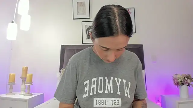 helen mooree online show from March 2026 12:45:01 PM