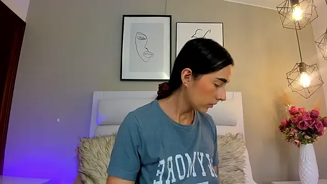 helen mooree online show from February 2026 12:46:02 PM