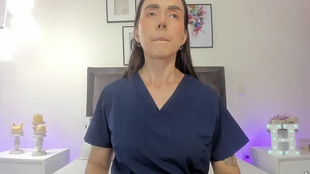 Snapshot of helen_mooree chatting on June 2026 12:50:02 PM helen mooree online show from June 2026 12:50:02 PM