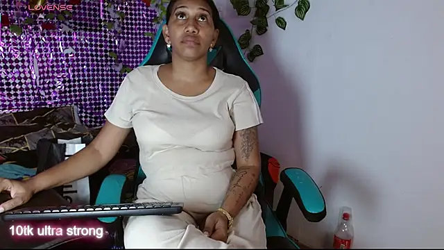 Snapshot of Kristel_lee chatting on December 2025 03:54:01 PM Kristel lee online show from December 2025 03:54:01 PM