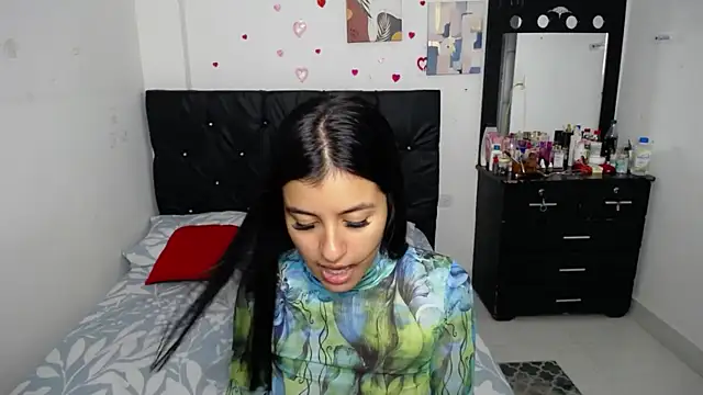 Snapshot of floweer_ chatting on October 2025 02:54:01 AM floweer online show from October 2025 02:54:01 AM