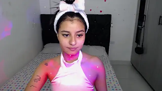 Snapshot of floweer_ chatting on February 2026 06:04:01 AM floweer online show from February 2026 06:04:01 AM