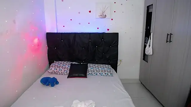 Snapshot of floweer_ chatting on February 2026 06:02:01 AM floweer online show from February 2026 06:02:01 AM