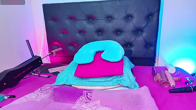 Adriana-55 online show from October 2025 12:00:02 AM