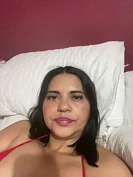 paolagomez  online show from October 2025 10:45:02 AM