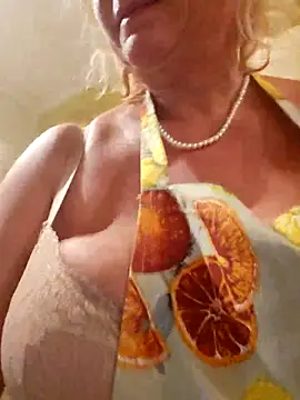 VirginiaNurse online show from November 2025 08:09:01 PM