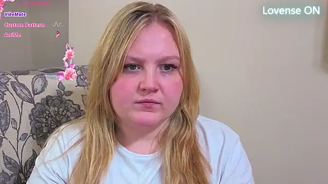 PhatAssBlond online show from April 2026 01:42:02 AM