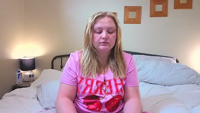 PhatAssBlond online show from February 2026 05:24:02 PM