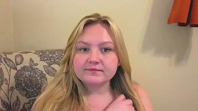 PhatAssBlond online show from April 2026 05:04:01 PM