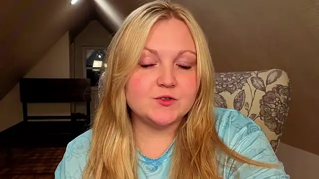 PhatAssBlond online show from May 2026 03:42:02 AM
