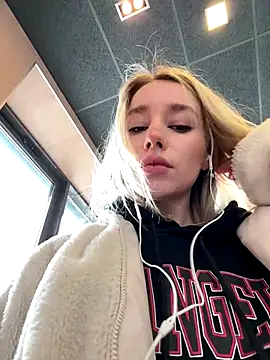 SSSATIVA model online show from October 2025 01:41:02 AM
