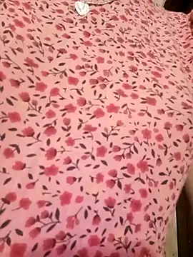 Raya-Moni online show from November 2025 12:48:02 PM