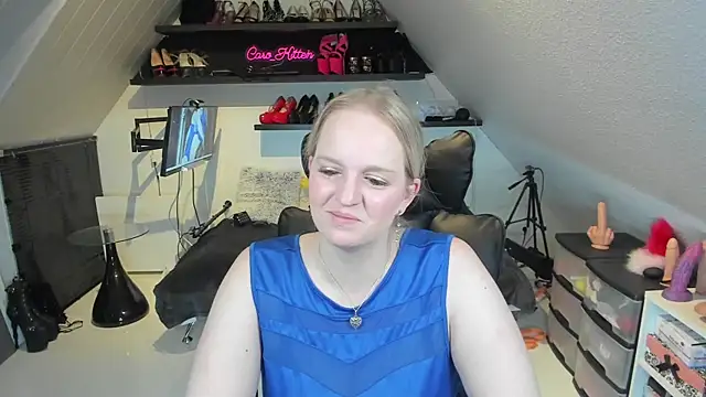 Snapshot of caro_kitten chatting on January 2025 08:18:02 AM caro kitten online show from January 2025 08:18:02 AM