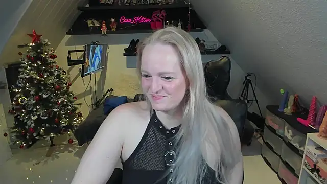 Snapshot of caro_kitten chatting on December 2025 09:11:01 AM caro kitten online show from December 2025 09:11:01 AM