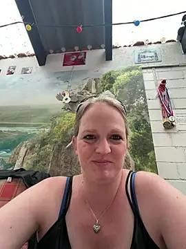 caro kitten online show from July 2026 01:08:02 PM