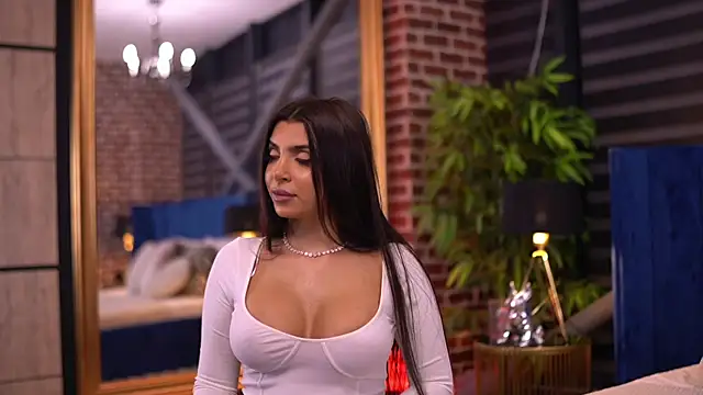 Snapshot of NicoleCellini chatting on October 2025 07:00:01 PM NicoleCellini online show from October 2025 07:00:01 PM