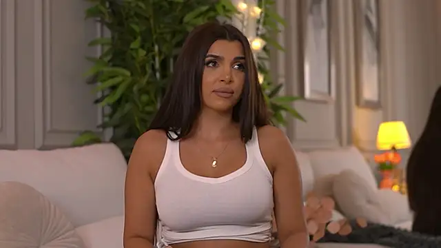 NicoleCellini online show from April 2026 07:04:01 PM