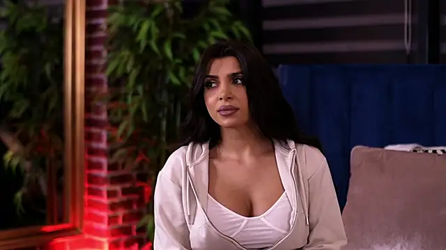 Snapshot of NicoleCellini chatting on December 2025 07:13:01 PM NicoleCellini online show from December 2025 07:13:01 PM