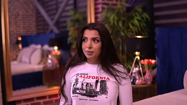 Snapshot of NicoleCellini chatting on December 2025 07:12:01 PM NicoleCellini online show from December 2025 07:12:01 PM