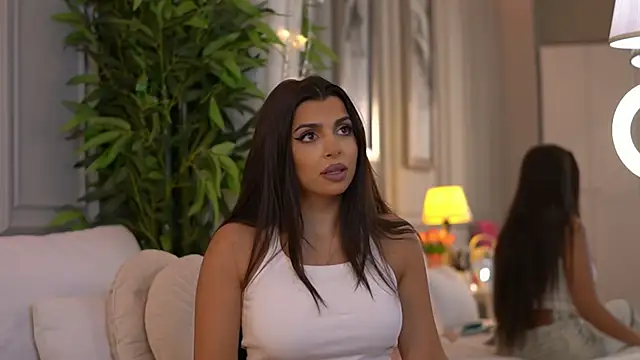 NicoleCellini online show from April 2026 06:43:01 PM